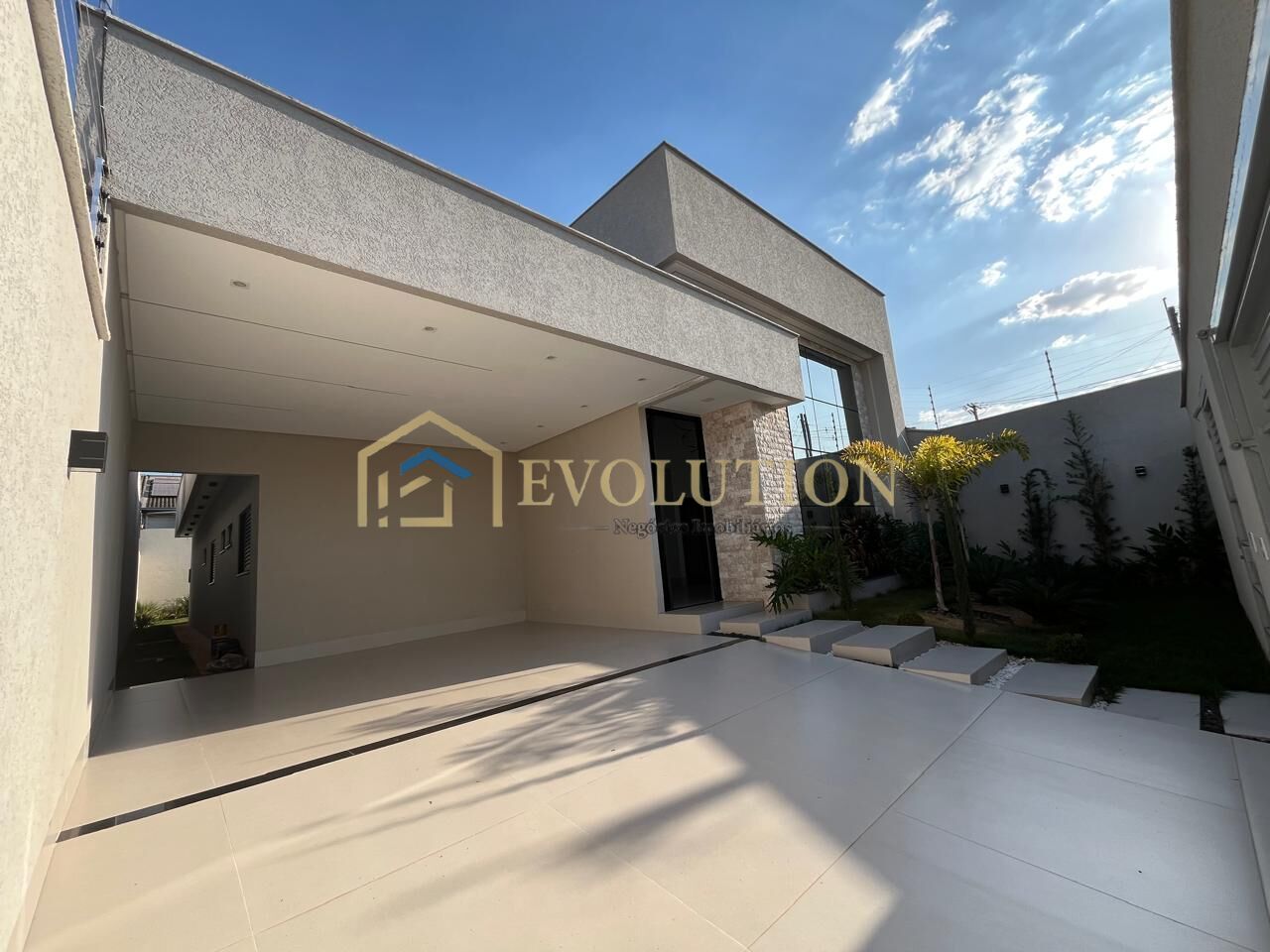 Casa à venda com 3 quartos, 186m² - Foto 2