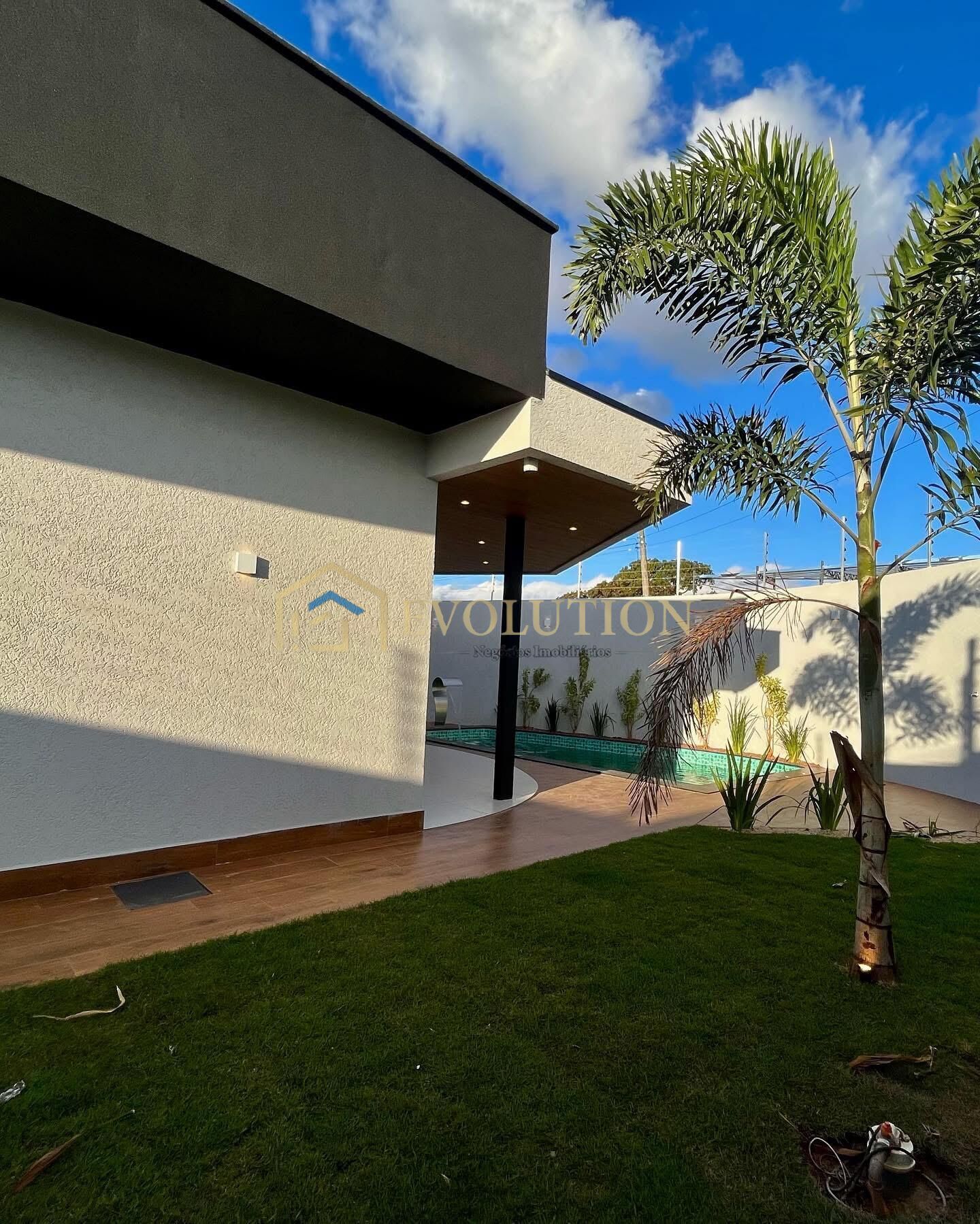 Casa à venda com 3 quartos, 177m² - Foto 4