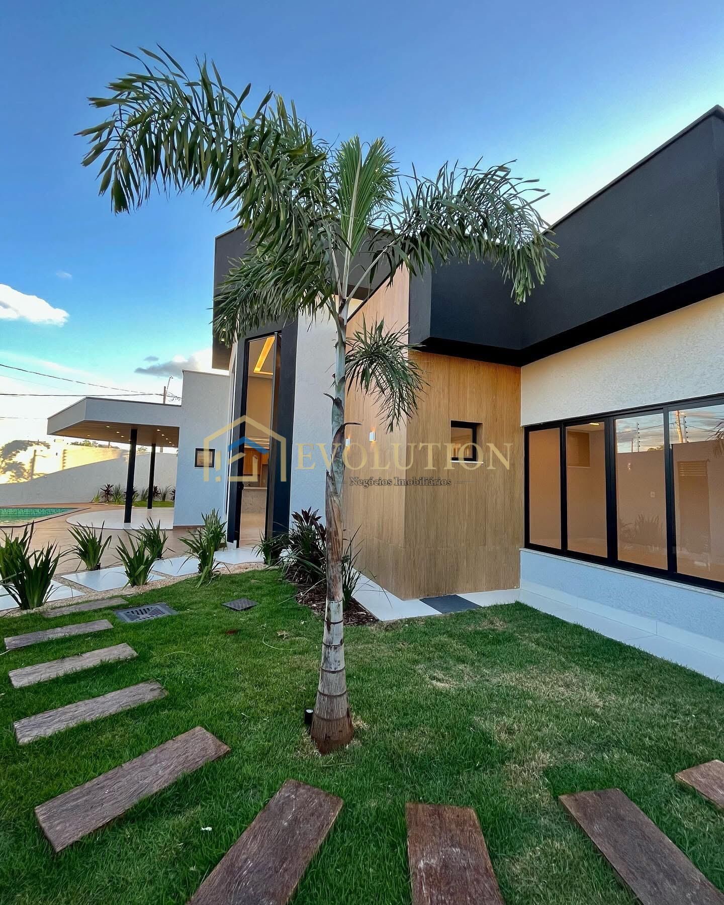 Casa à venda com 3 quartos, 177m² - Foto 2