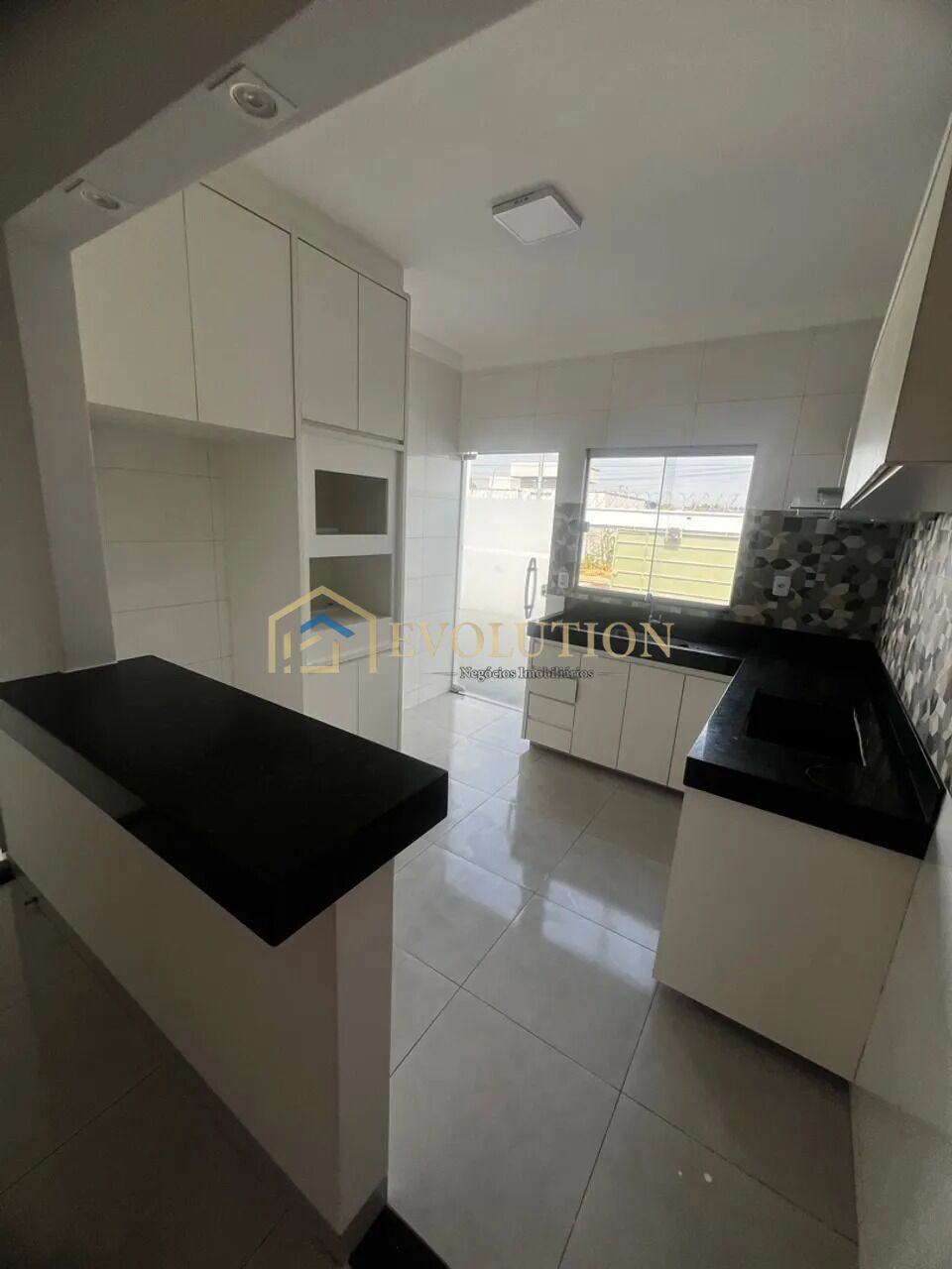 Casa à venda com 2 quartos, 84m² - Foto 3