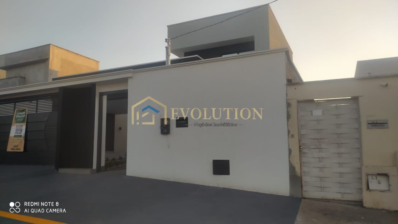 Casa à venda com 4 quartos, 380m² - Foto 2