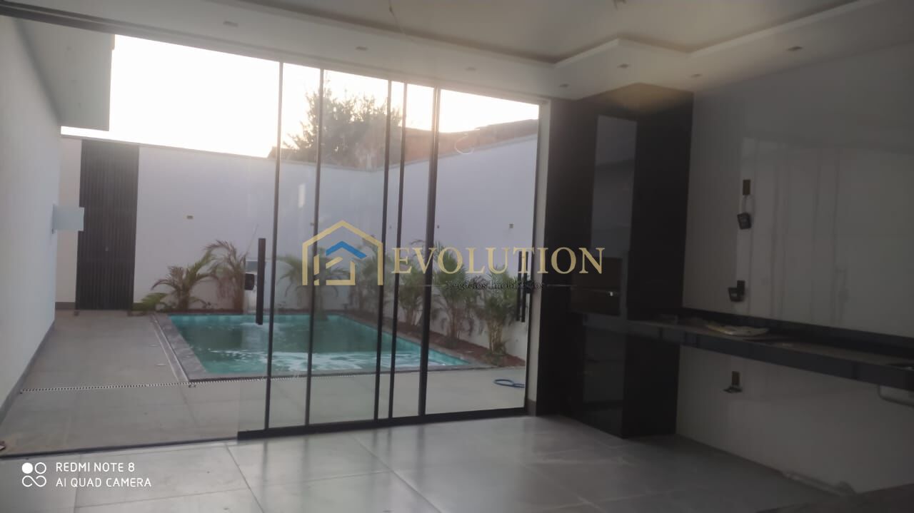 Casa à venda com 4 quartos, 380m² - Foto 3