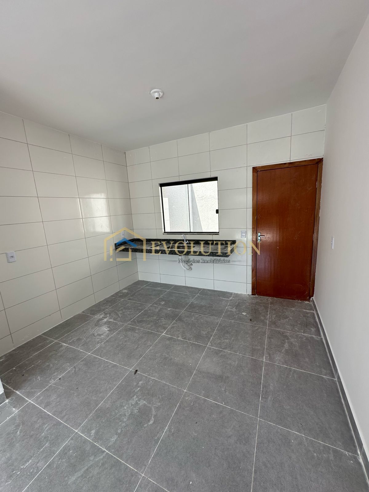 Casa à venda com 2 quartos, 60m² - Foto 5
