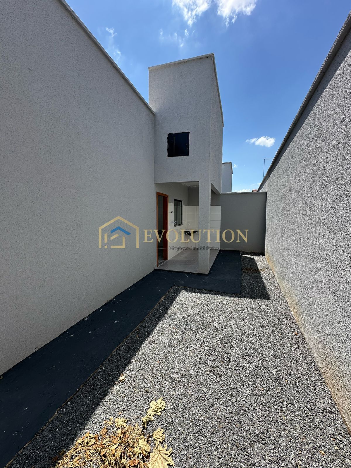 Casa à venda com 2 quartos, 60m² - Foto 11