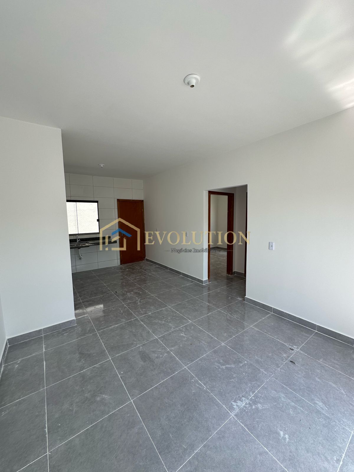 Casa à venda com 2 quartos, 60m² - Foto 7