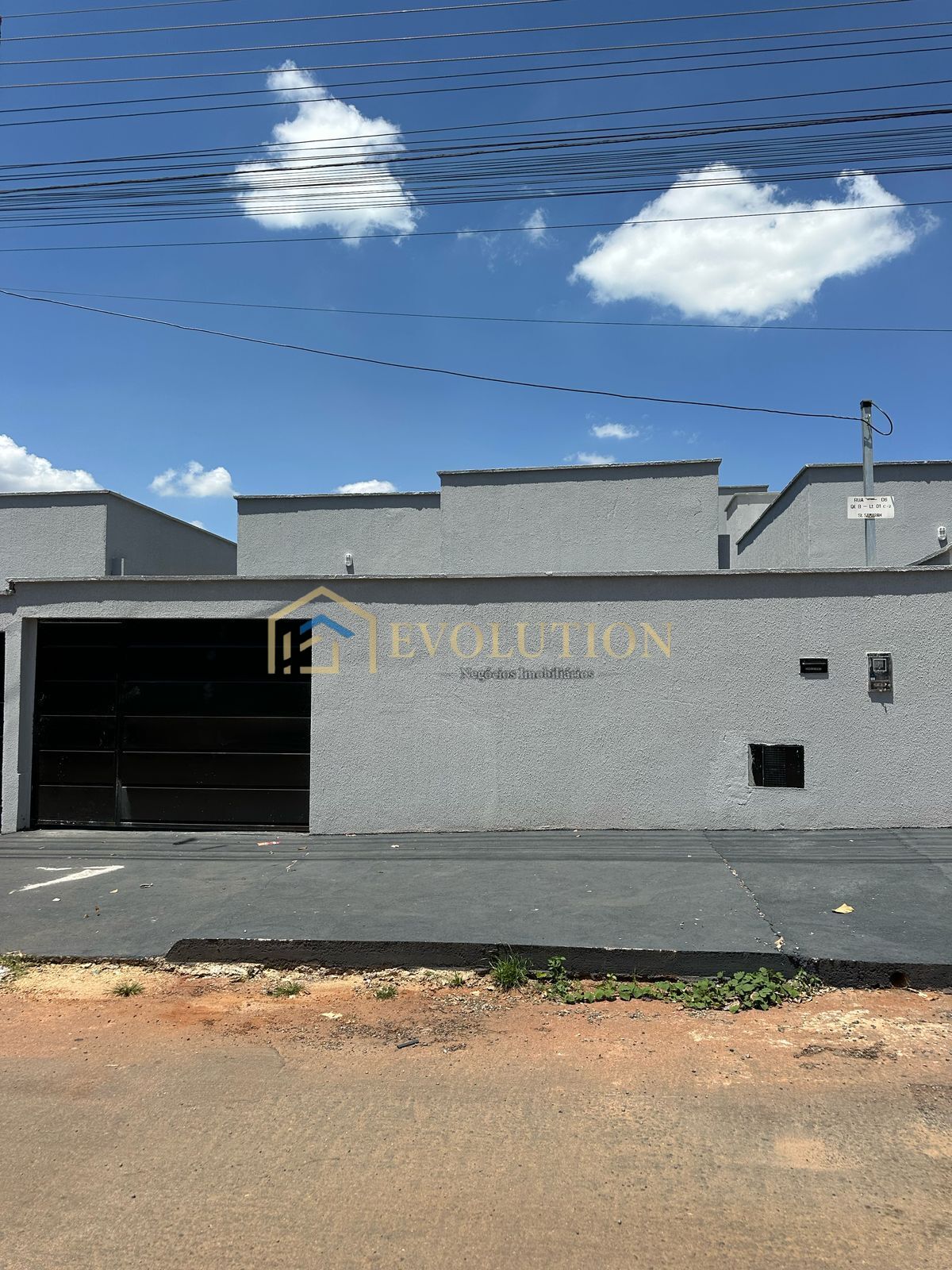 Casa à venda com 2 quartos, 60m² - Foto 1