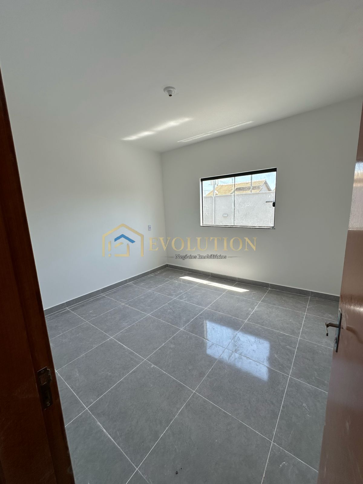 Casa à venda com 2 quartos, 60m² - Foto 3
