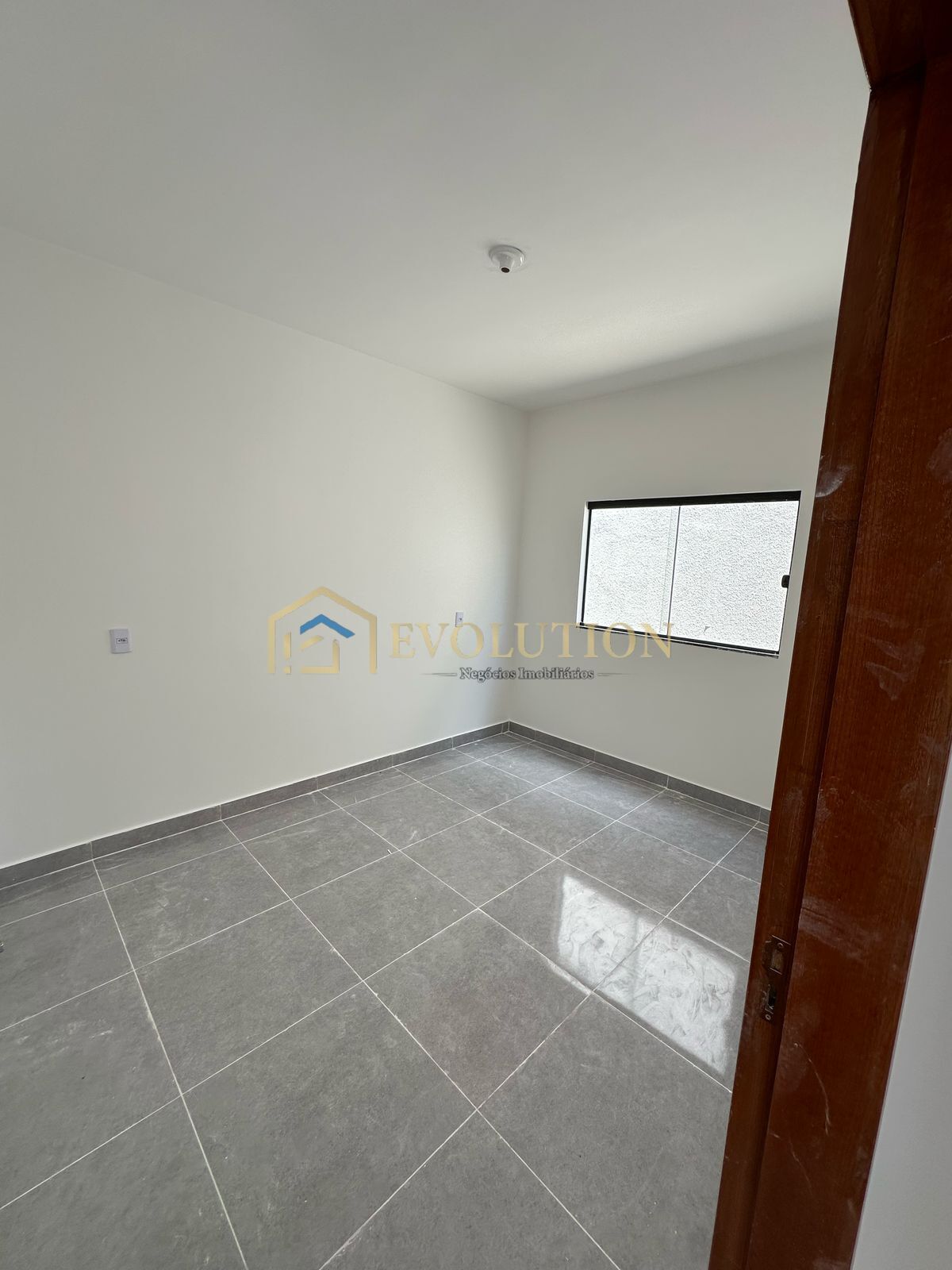 Casa à venda com 2 quartos, 60m² - Foto 4