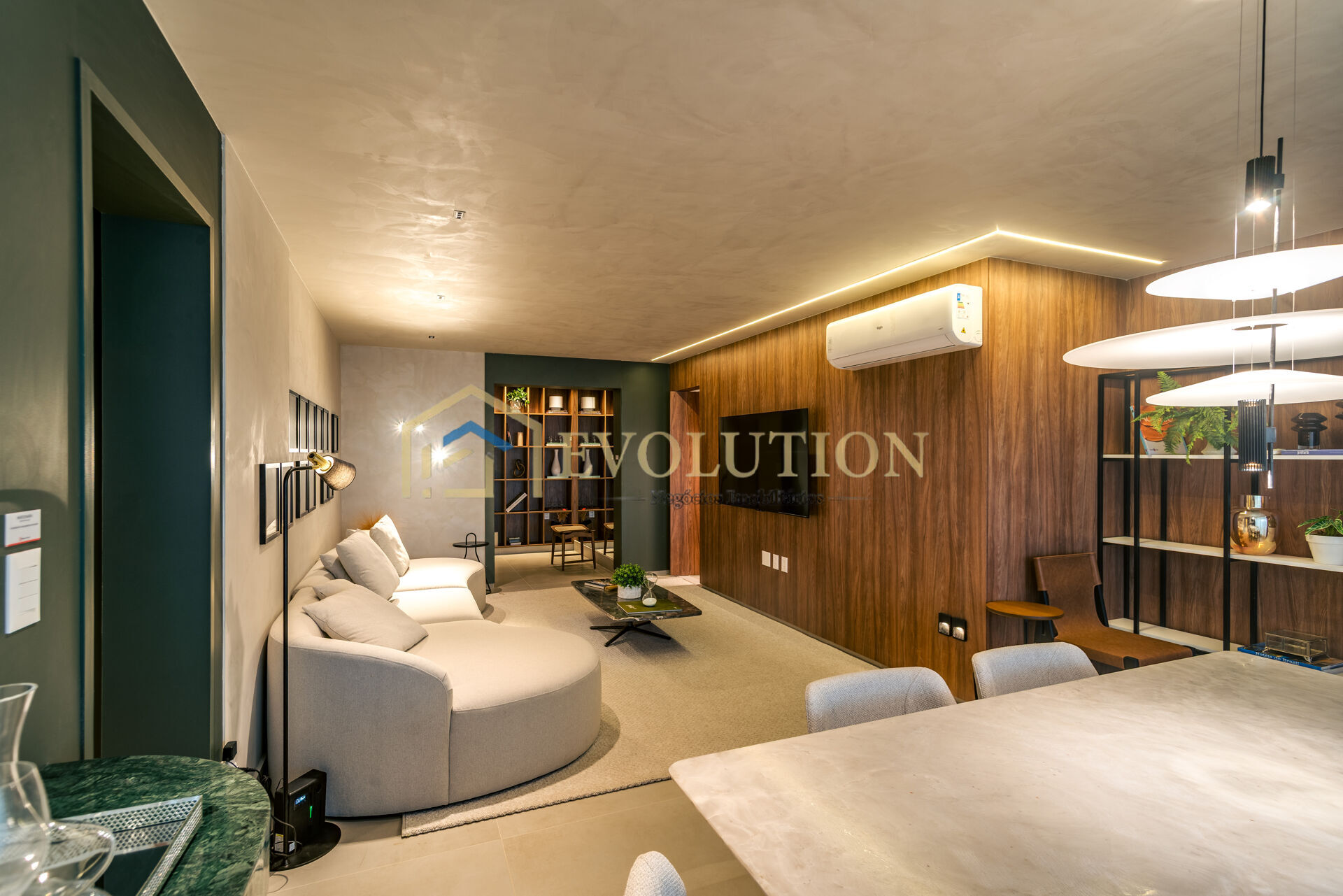 Apartamento à venda com 3 quartos, 144m² - Foto 3