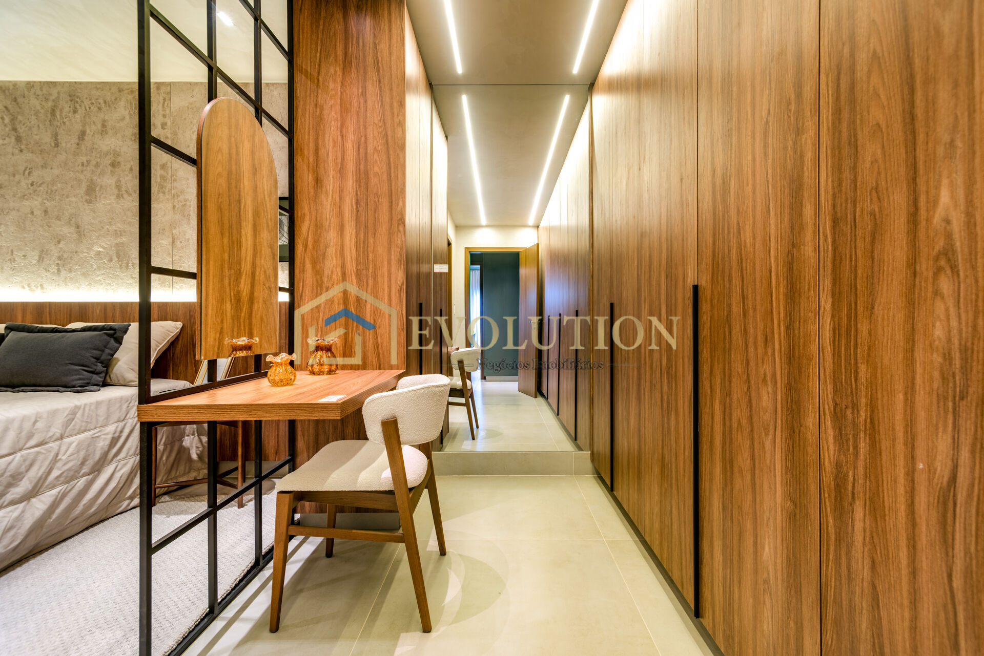 Apartamento à venda com 3 quartos, 144m² - Foto 4