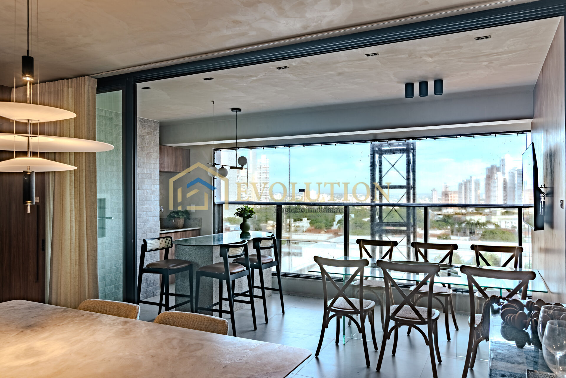 Apartamento à venda com 3 quartos, 144m² - Foto 2
