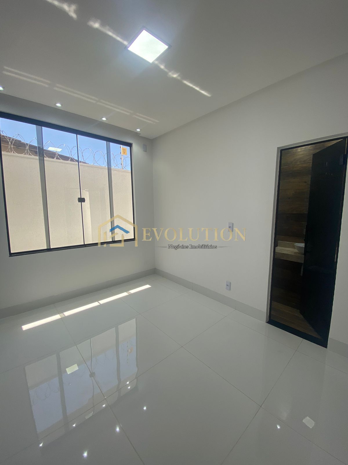 Casa à venda com 4 quartos, 230m² - Foto 8