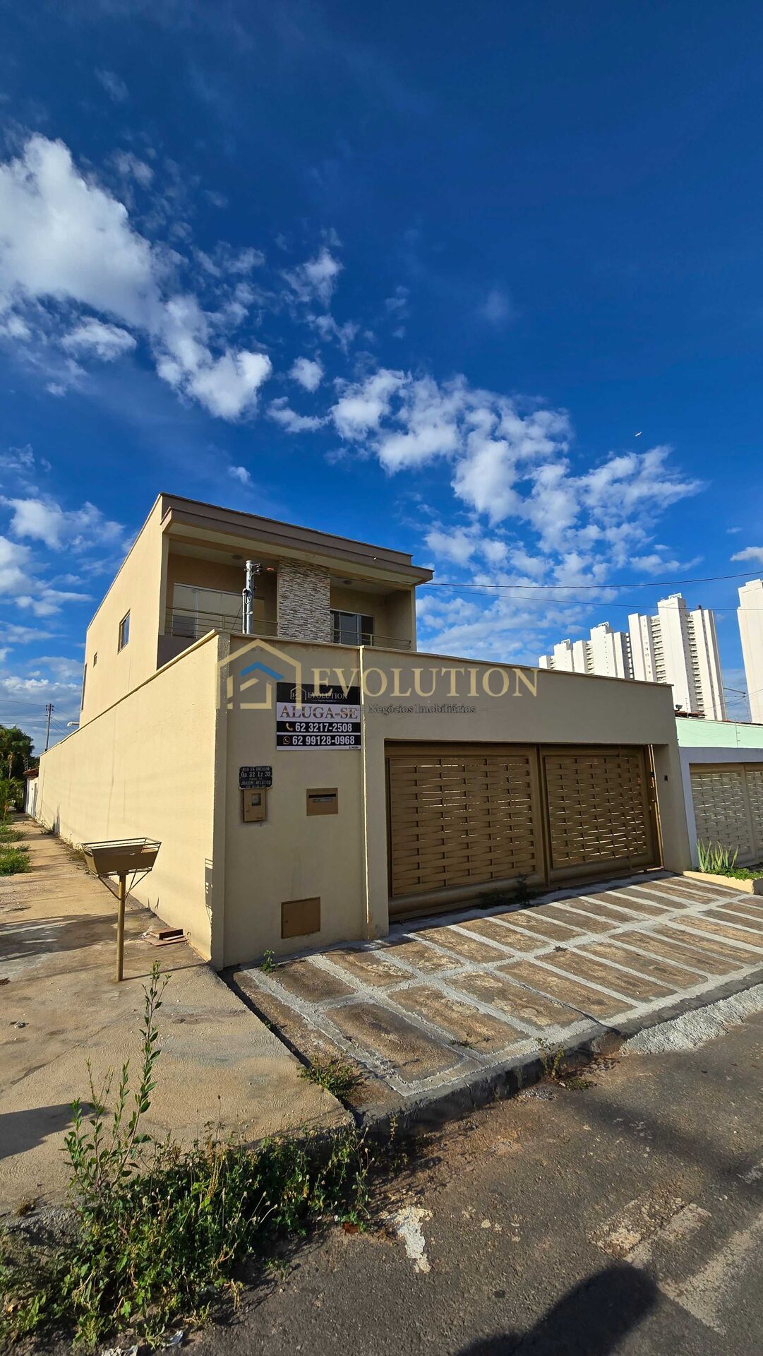 Sobrado, 3 quartos, 350 m² - Foto 1