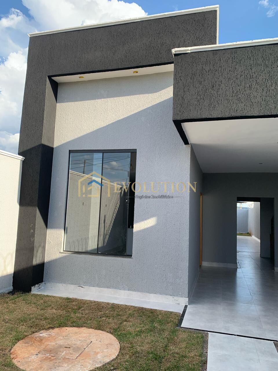 Casa à venda com 3 quartos, 115m² - Foto 1