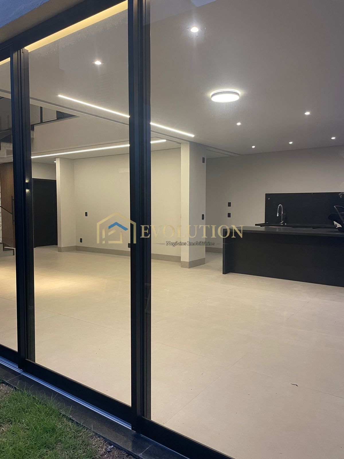 Sobrado à venda com 4 quartos, 251m² - Foto 7
