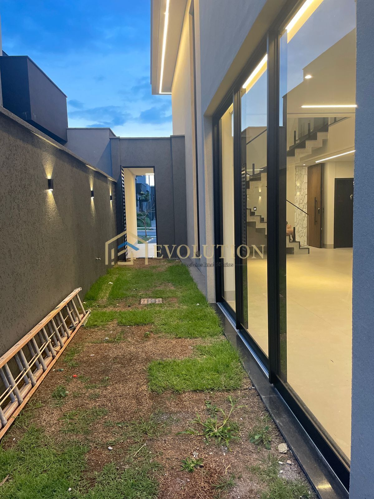 Sobrado à venda com 4 quartos, 251m² - Foto 9