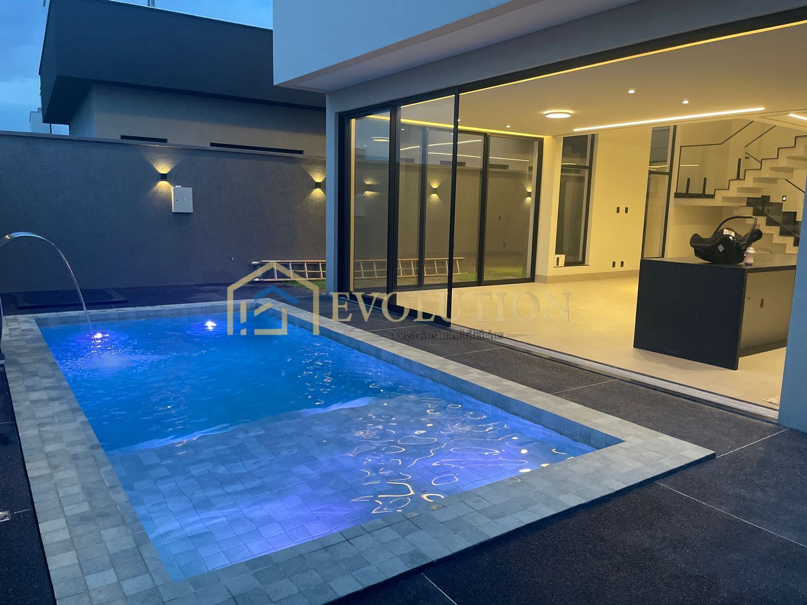 Sobrado à venda com 4 quartos, 251m² - Foto 3