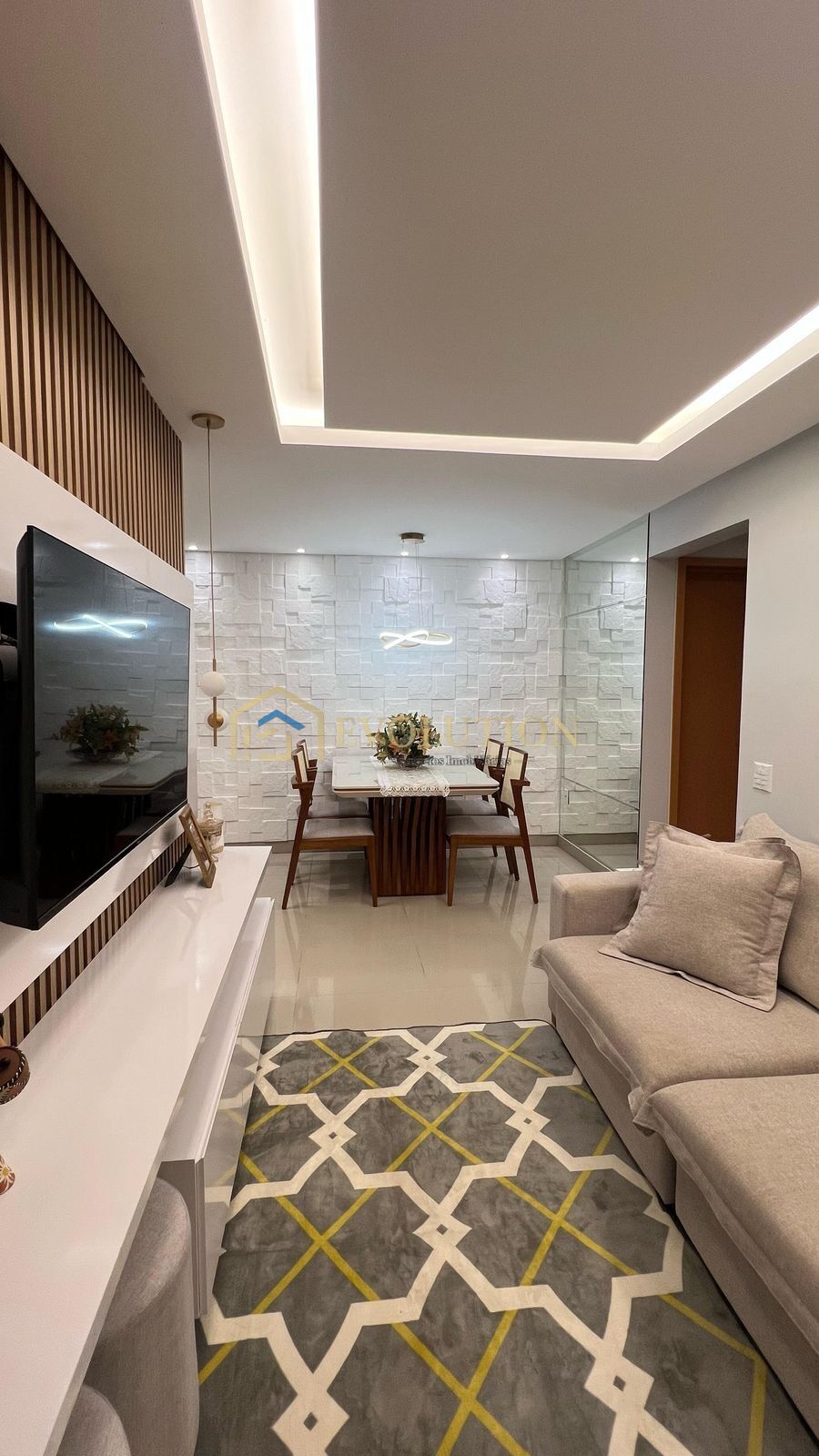 Apartamento à venda com 2 quartos, 64m² - Foto 4