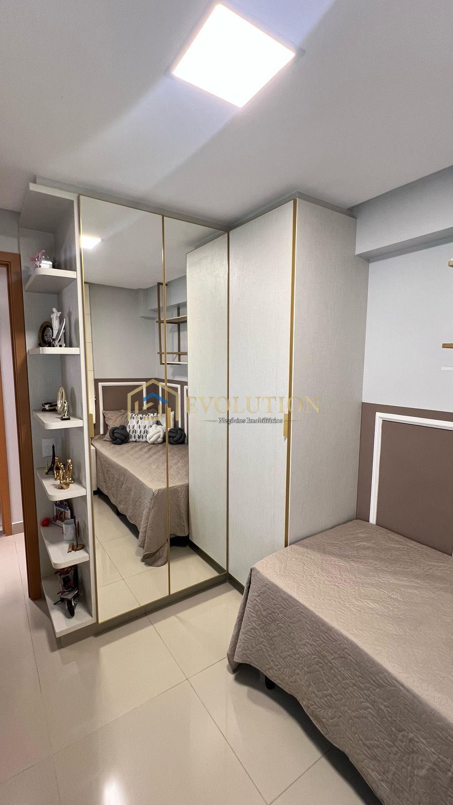 Apartamento à venda com 2 quartos, 64m² - Foto 11