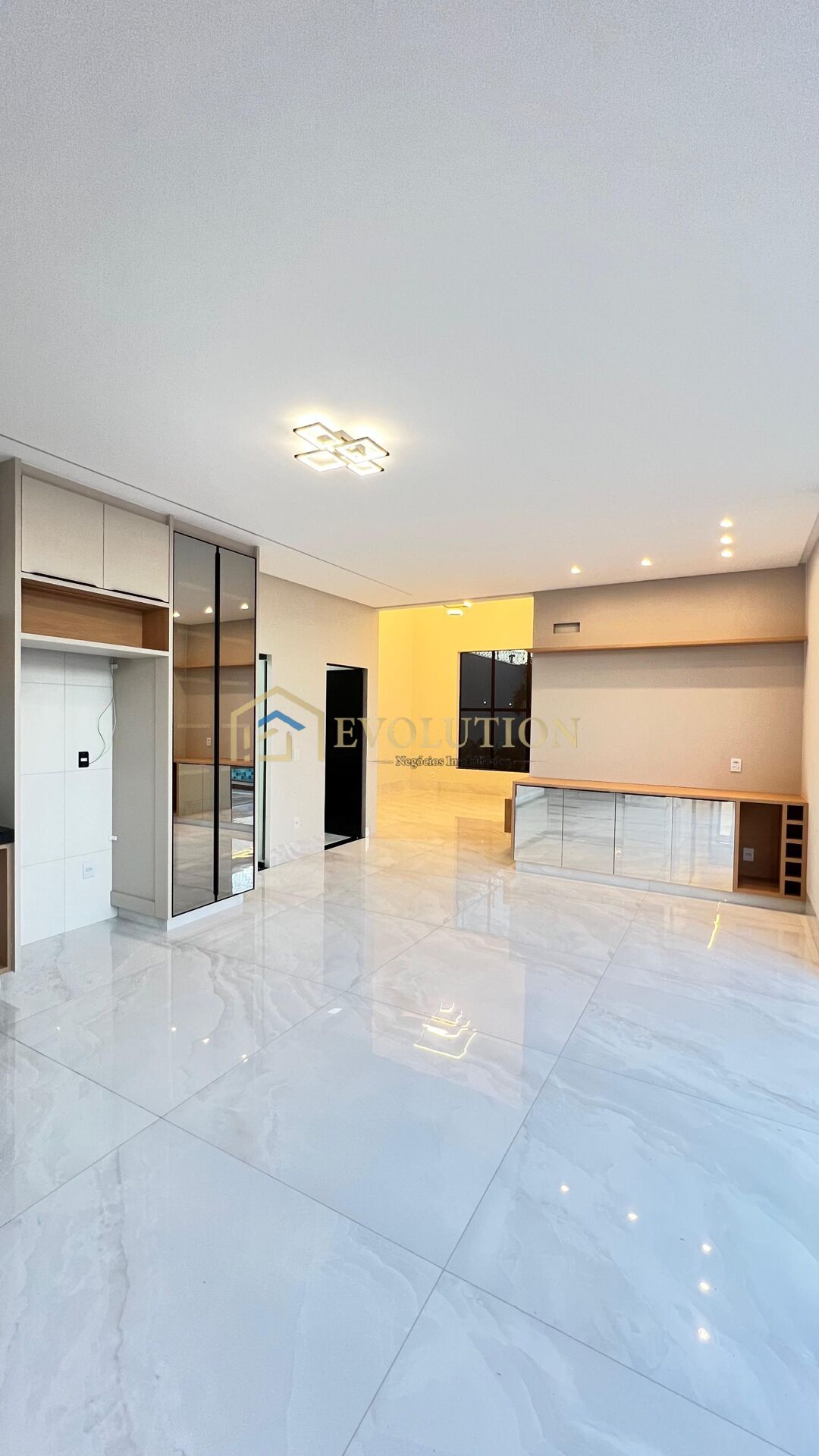 Casa à venda com 3 quartos, 200m² - Foto 5