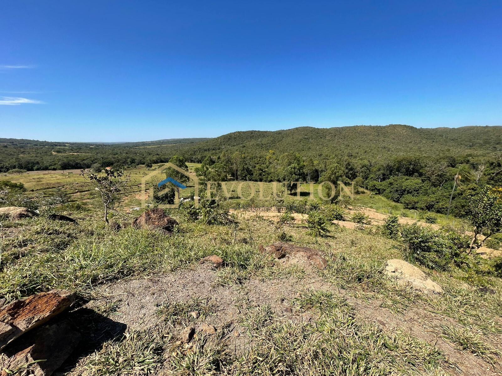 Sítio à venda com 6 quartos, 100000m² - Foto 1