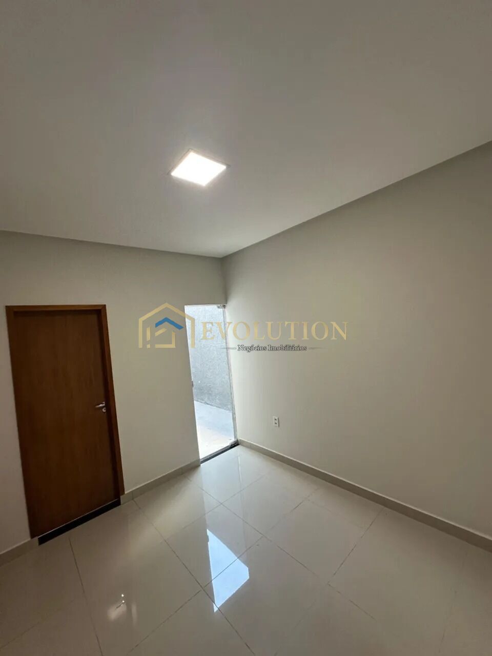 Casa à venda com 3 quartos, 122m² - Foto 4