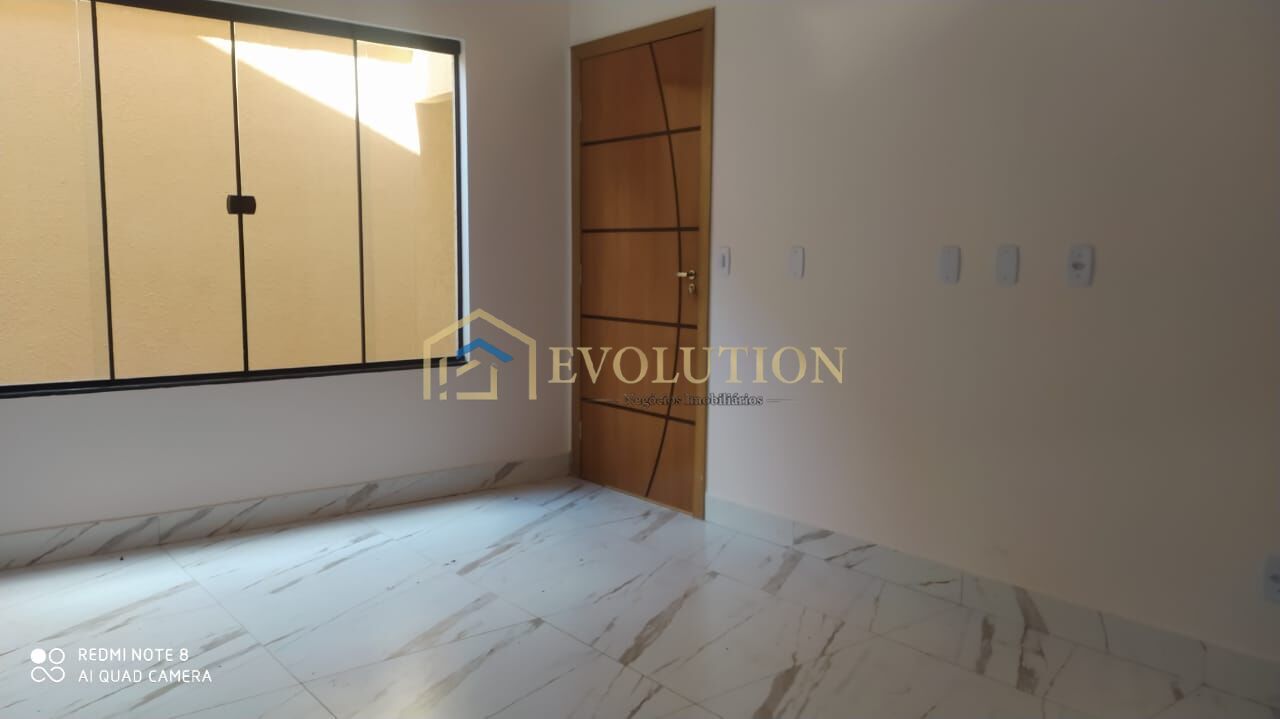 Casa à venda com 3 quartos, 114m² - Foto 3