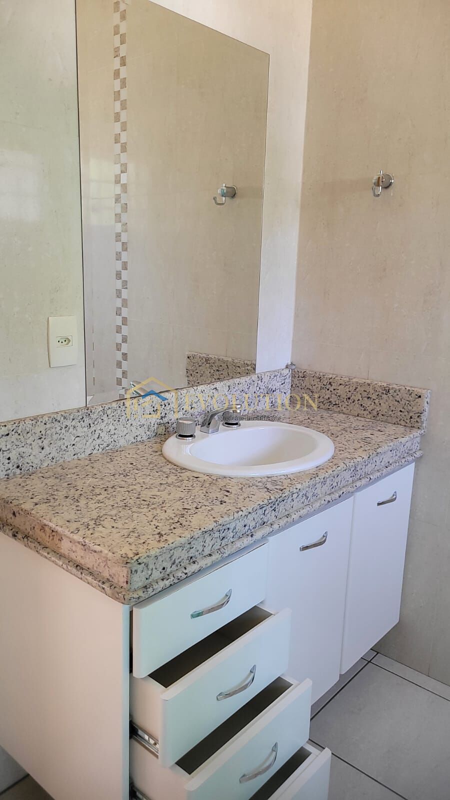 Sobrado à venda com 3 quartos, 291m² - Foto 3