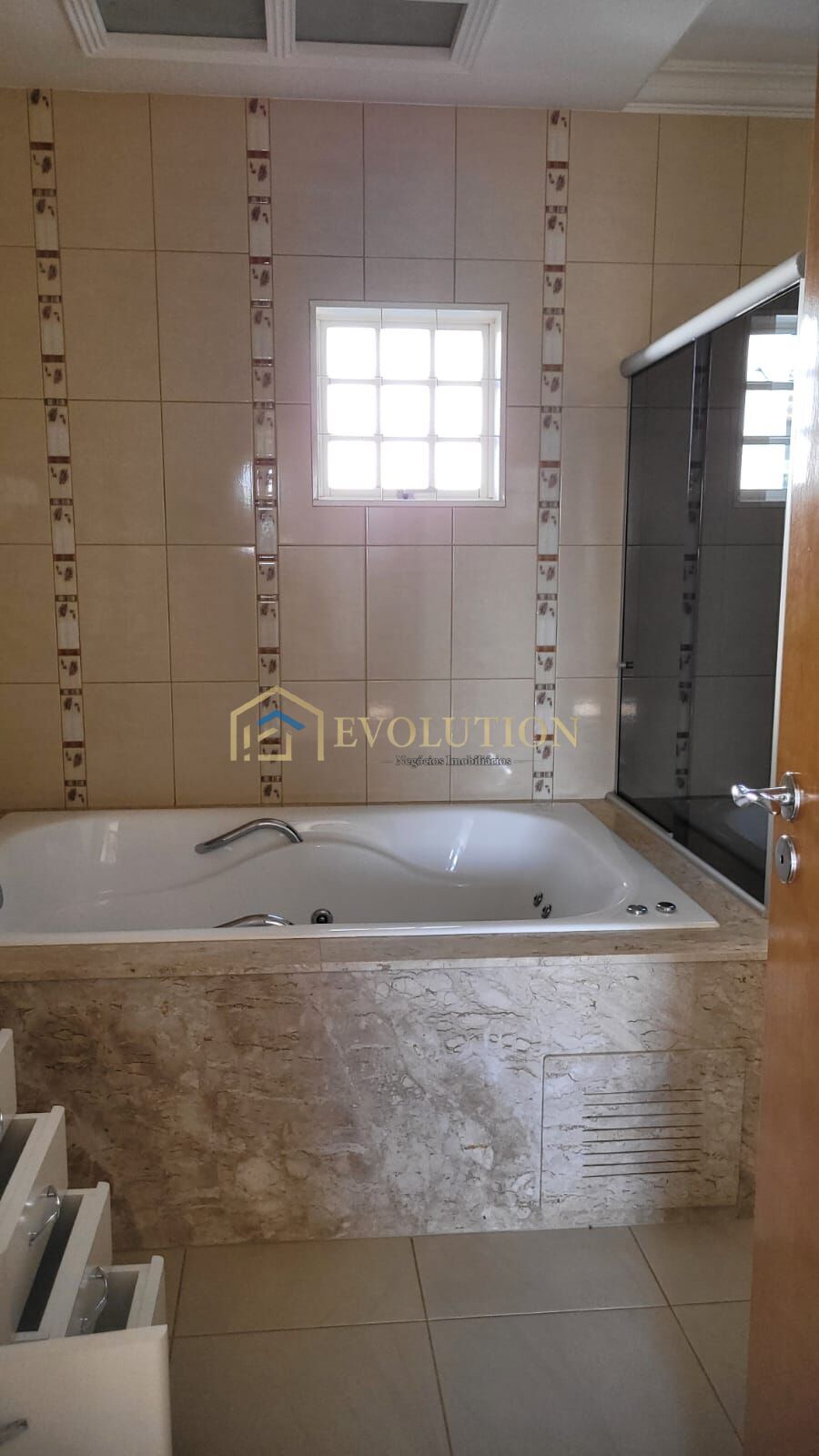 Sobrado à venda com 3 quartos, 291m² - Foto 4