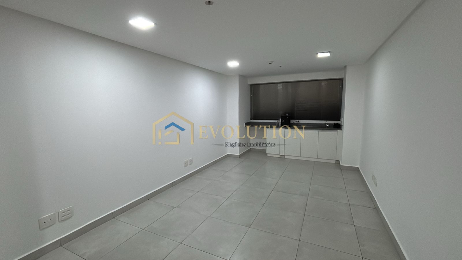 Prédio Inteiro à venda com 1 quarto, 32m² - Foto 1