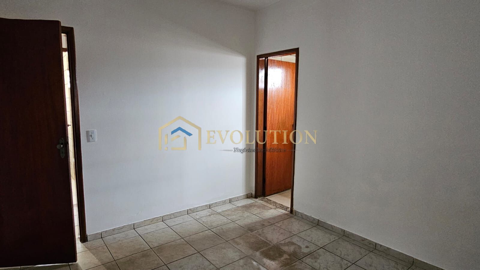 Casa para alugar com 4 quartos, 255m² - Foto 3