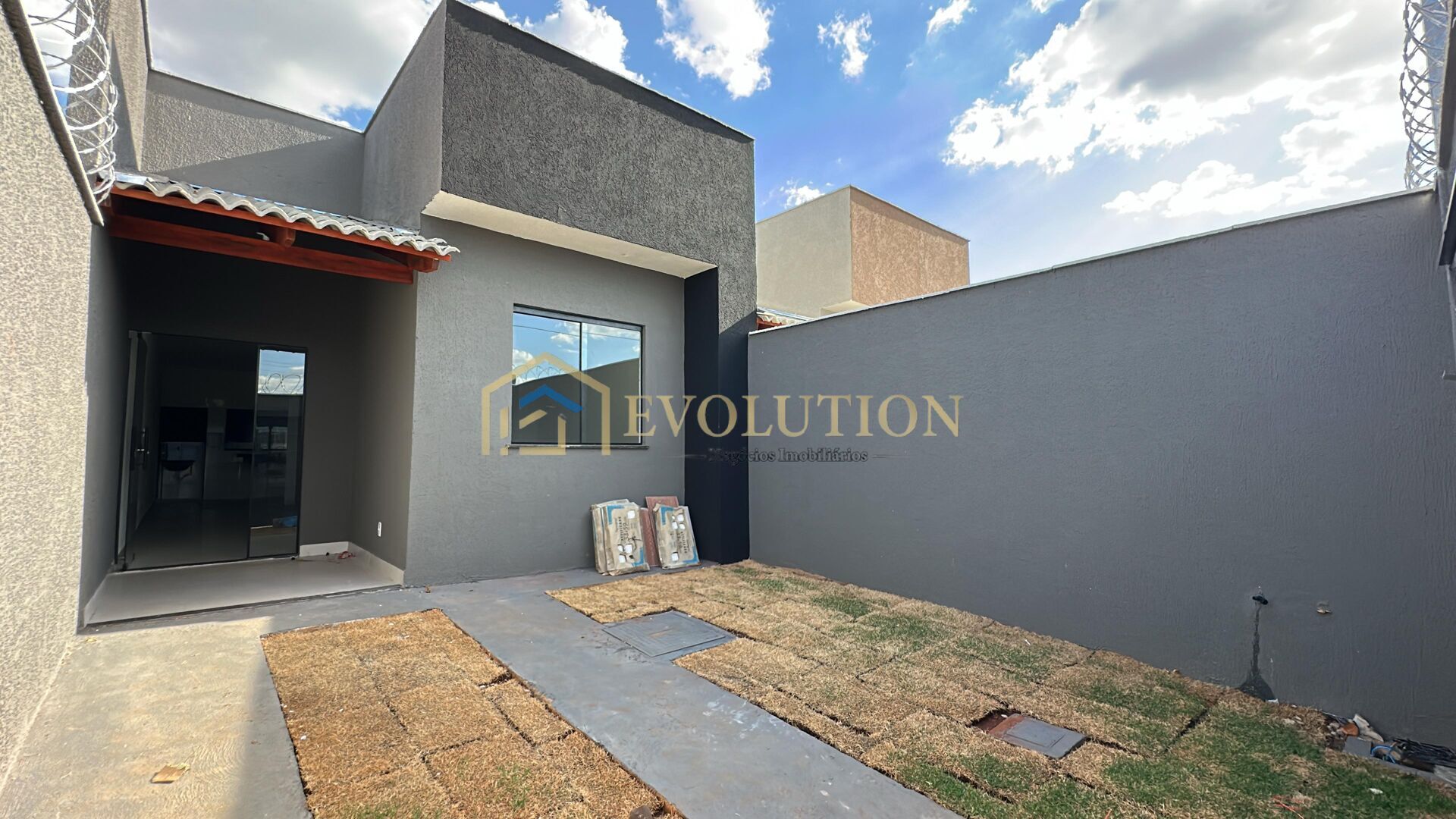 Casa à venda com 2 quartos, 72m² - Foto 2