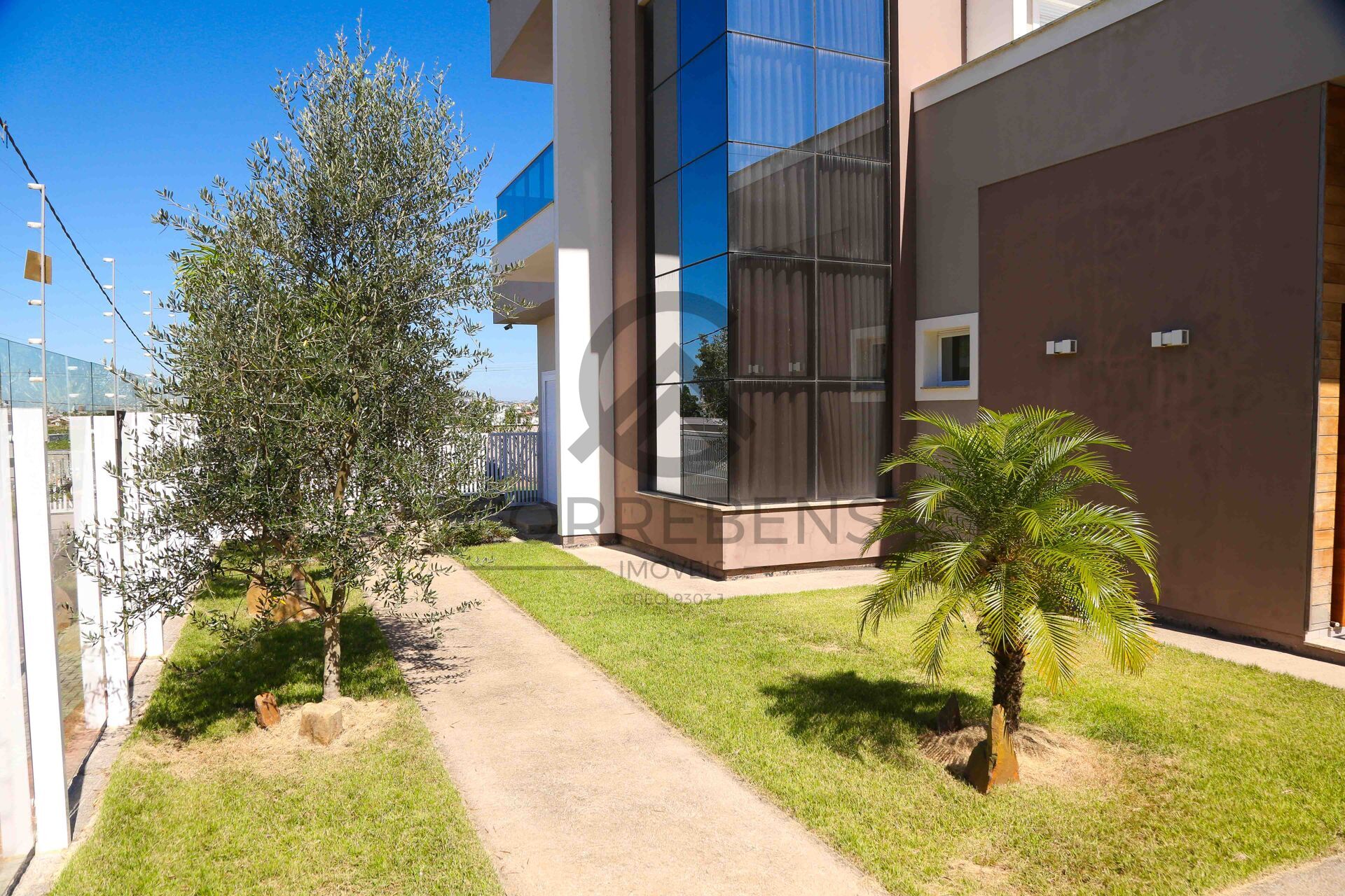 Casa à venda com 2 quartos, 249m² - Foto 4