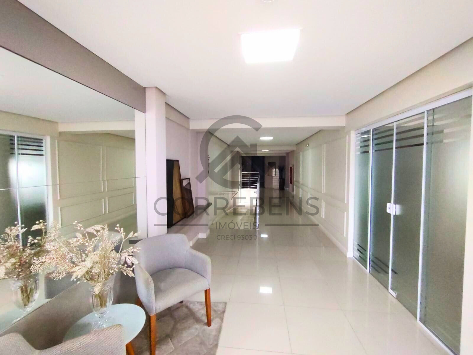 Apartamento à venda com 2 quartos, 79m² - Foto 2