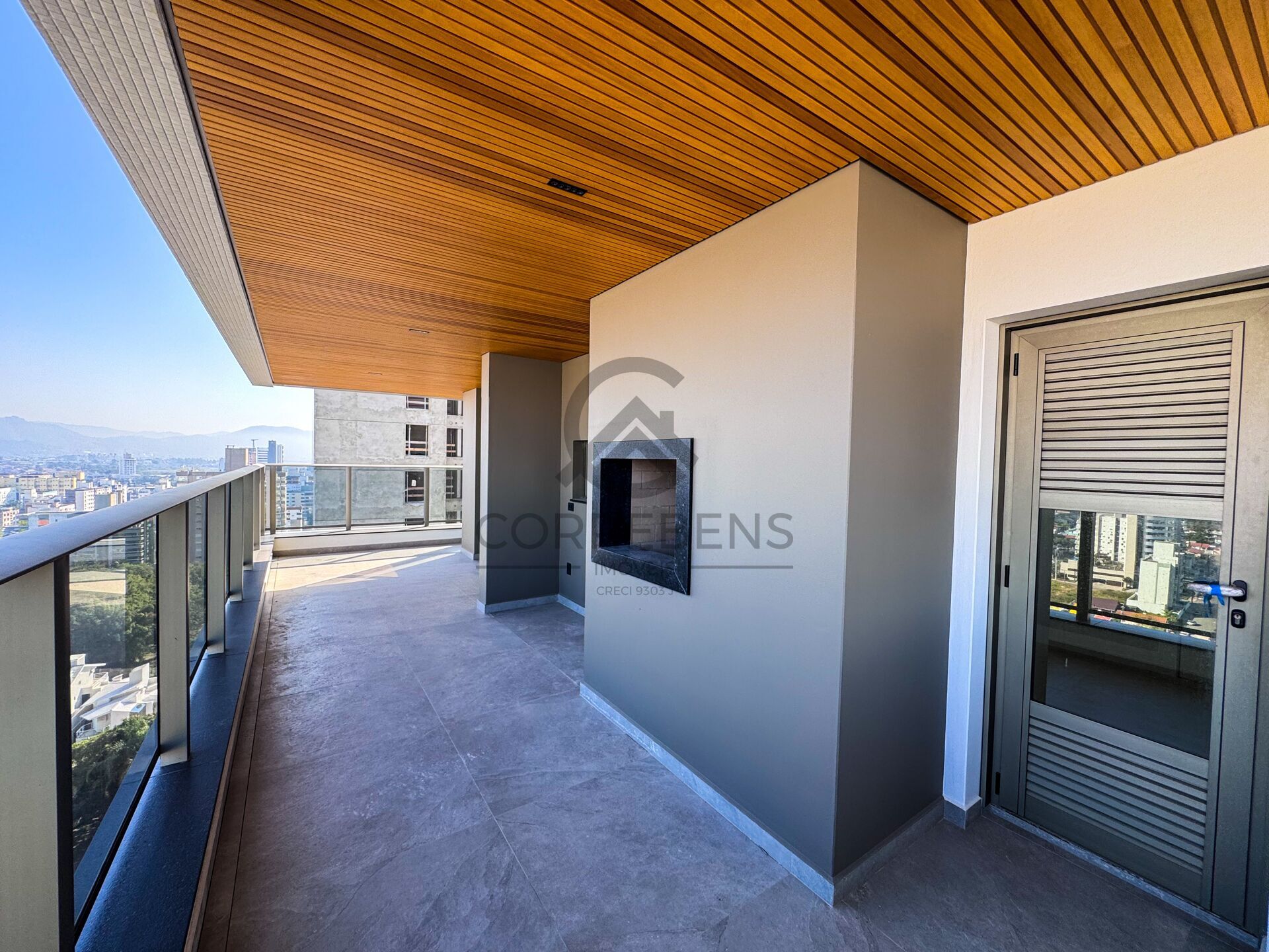Apartamento à venda com 3 quartos, 262m² - Foto 2