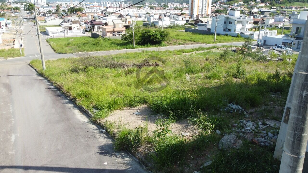 Terreno à venda, 867m² - Foto 1