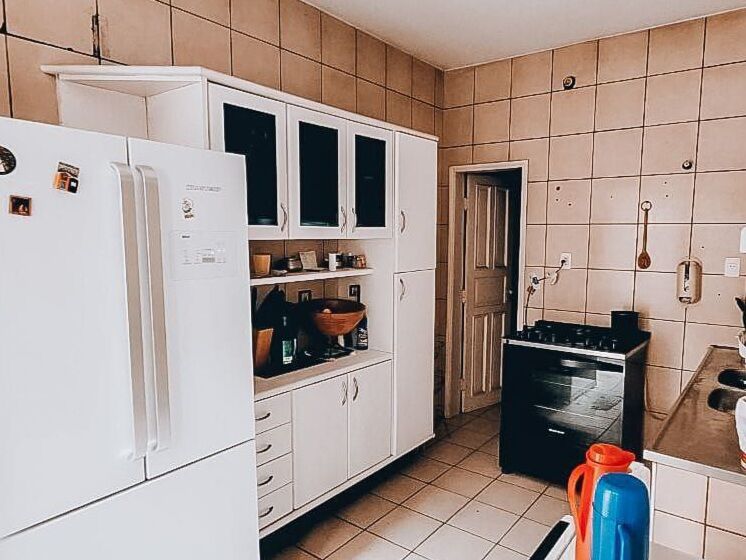 Casa à venda com 5 quartos, 328m² - Foto 3