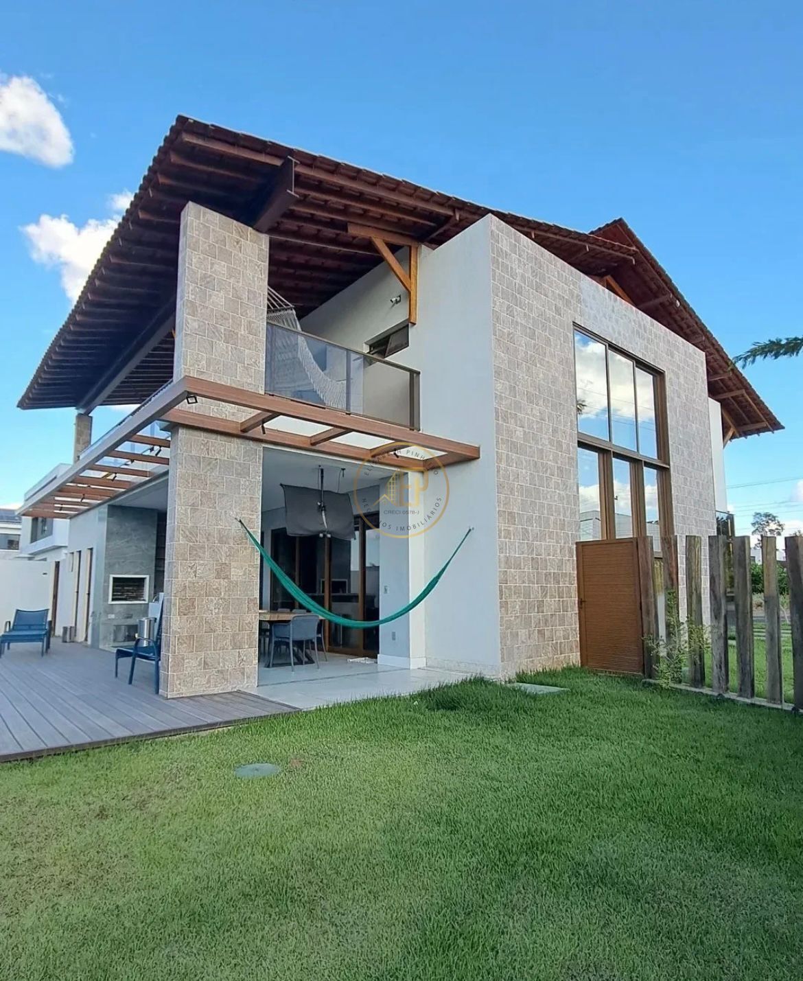 Casa, 4 quartos, 330 m² - Foto 1