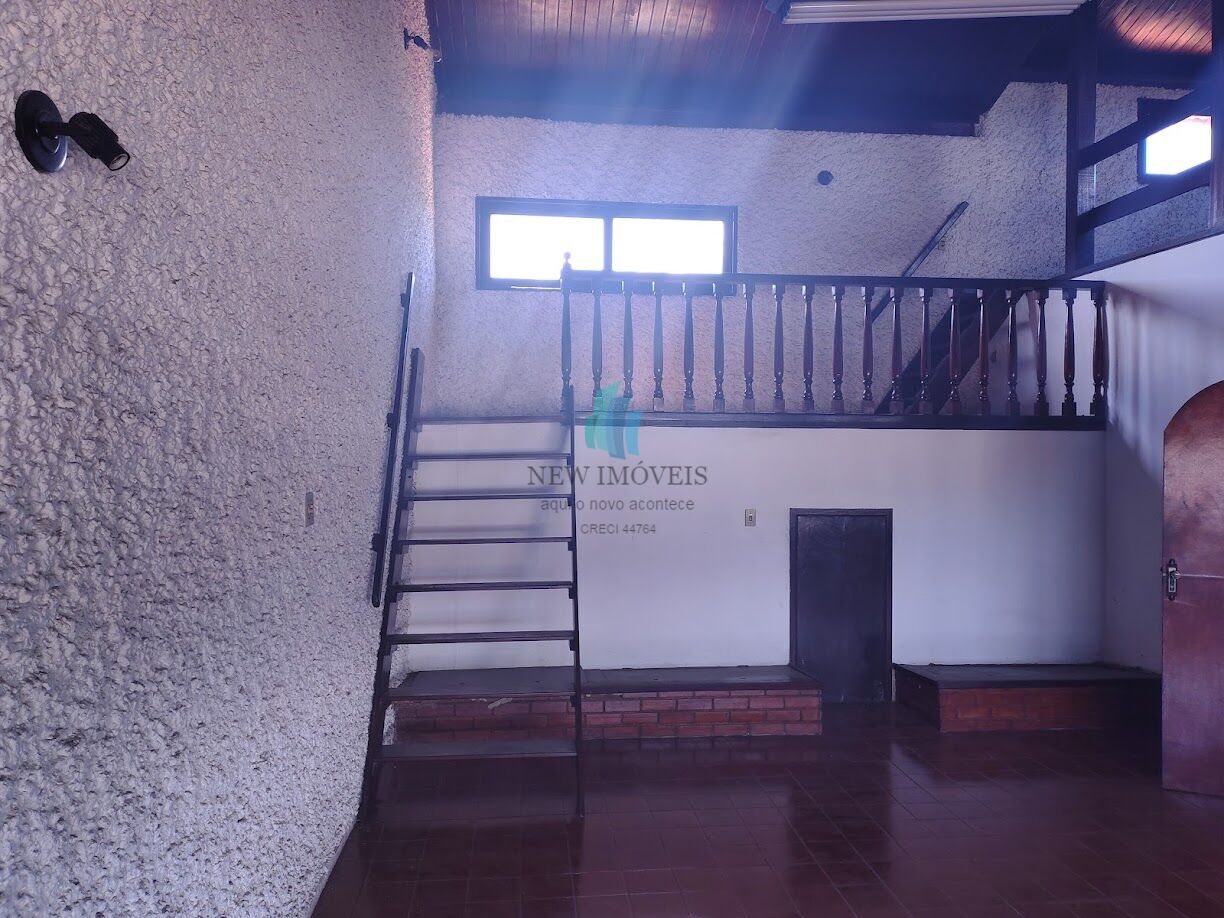 Casa para alugar com 4 quartos, 400m² - Foto 45