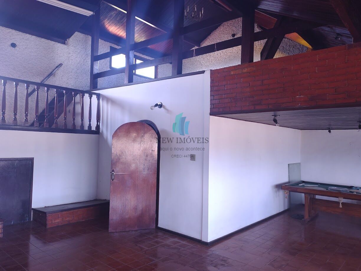 Casa para alugar com 4 quartos, 400m² - Foto 44