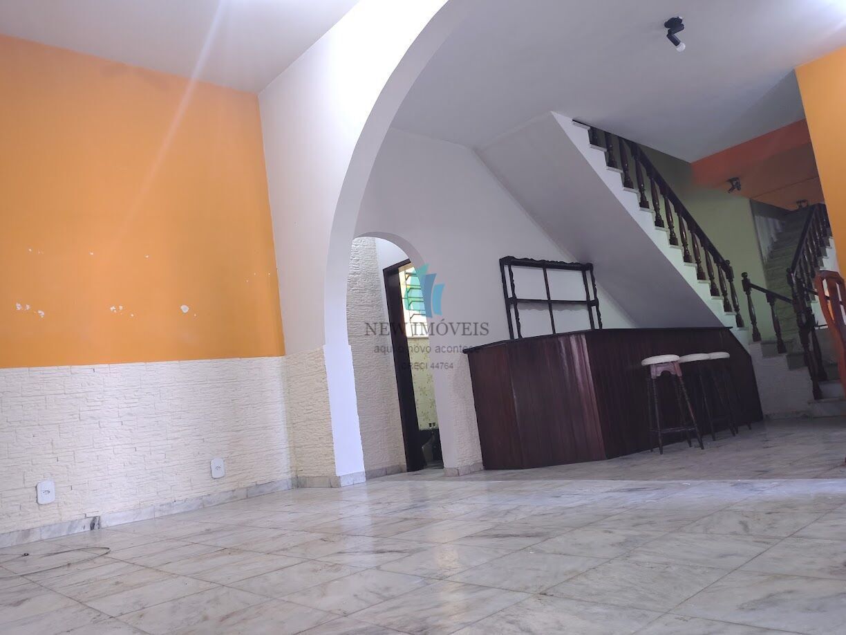 Casa para alugar com 4 quartos, 400m² - Foto 9