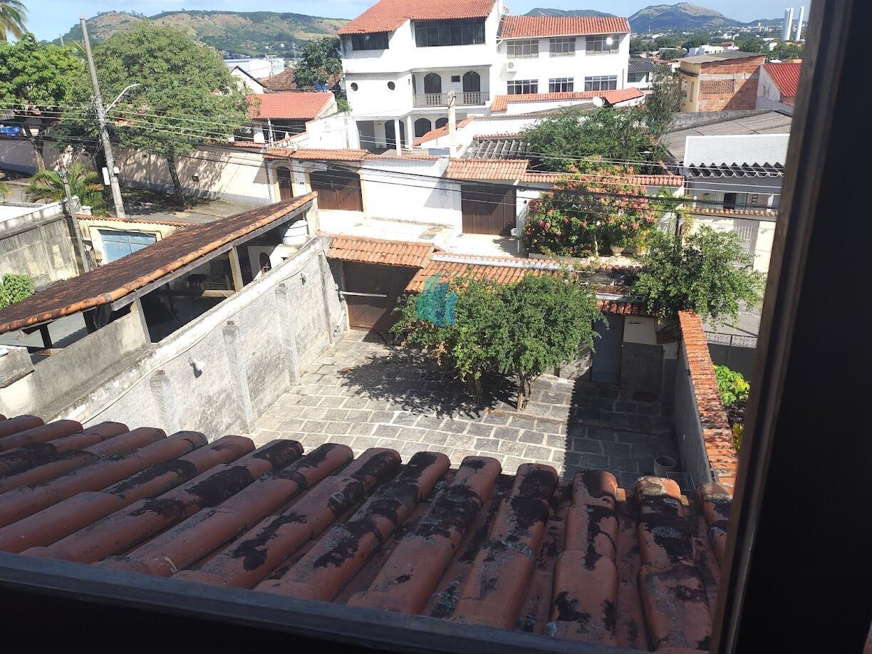 Casa para alugar com 4 quartos, 400m² - Foto 1