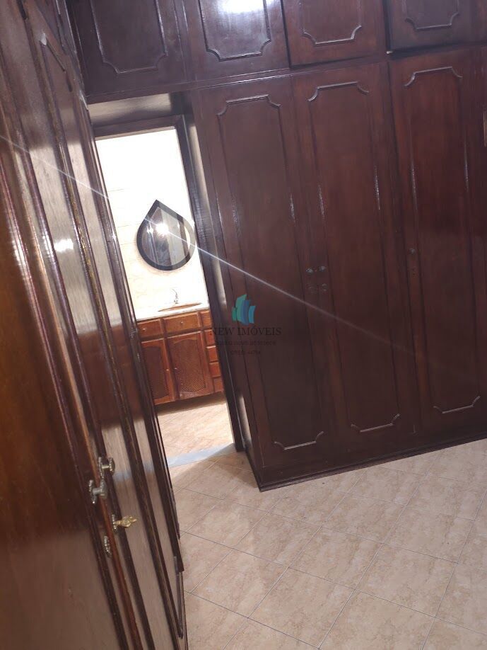 Casa para alugar com 4 quartos, 400m² - Foto 29