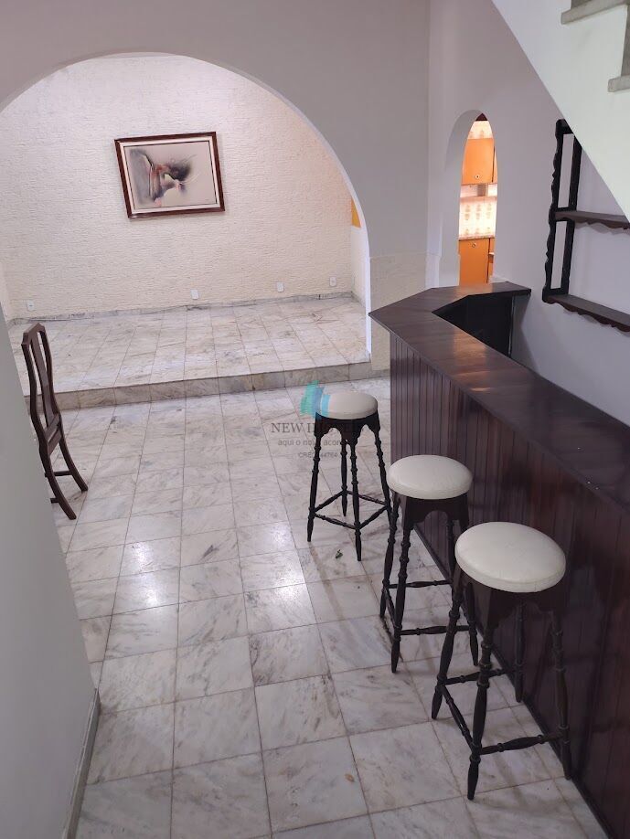 Casa para alugar com 4 quartos, 400m² - Foto 5