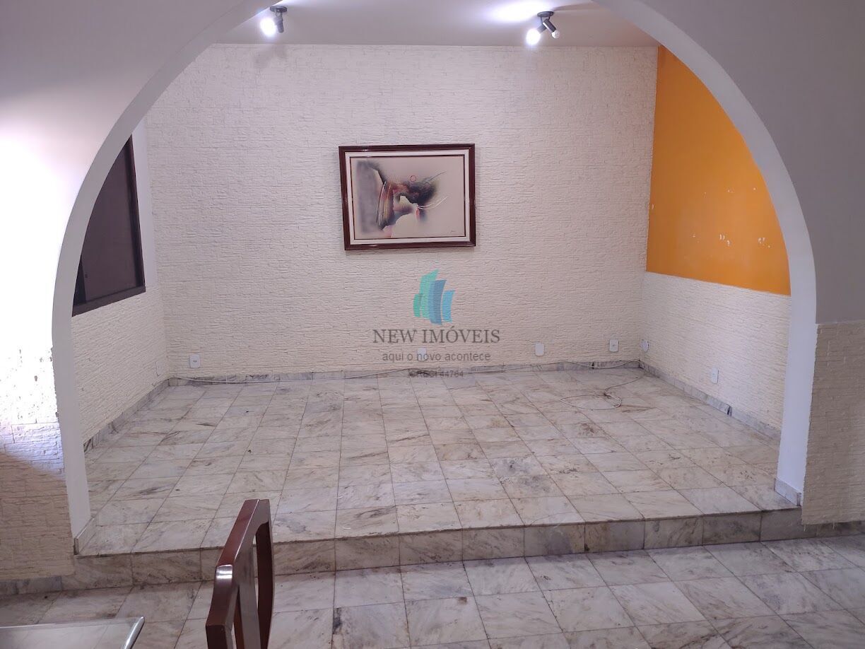 Casa para alugar com 4 quartos, 400m² - Foto 2
