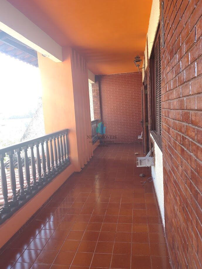 Casa para alugar com 4 quartos, 400m² - Foto 35