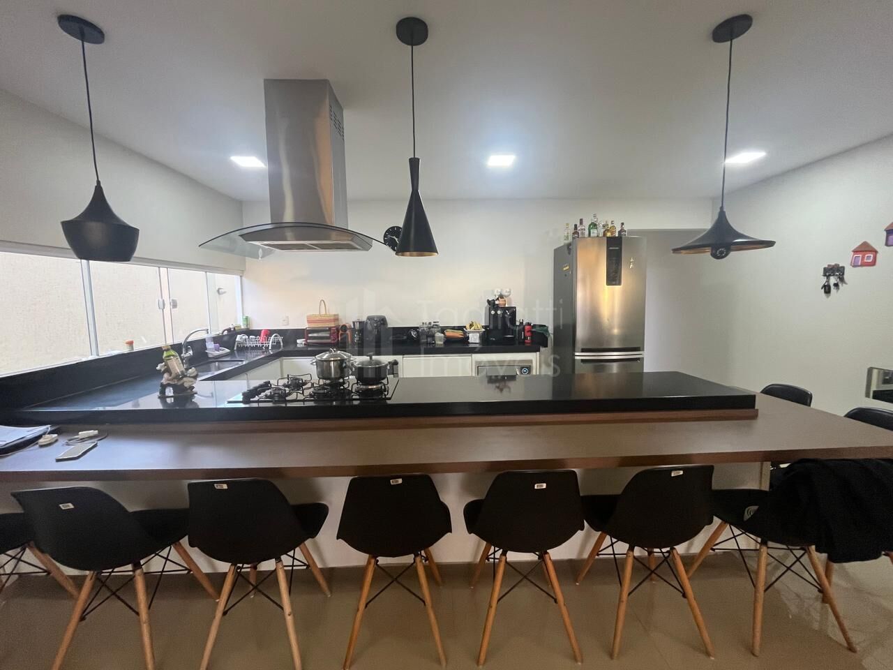 Casa à venda com 2 quartos, 100m² - Foto 3