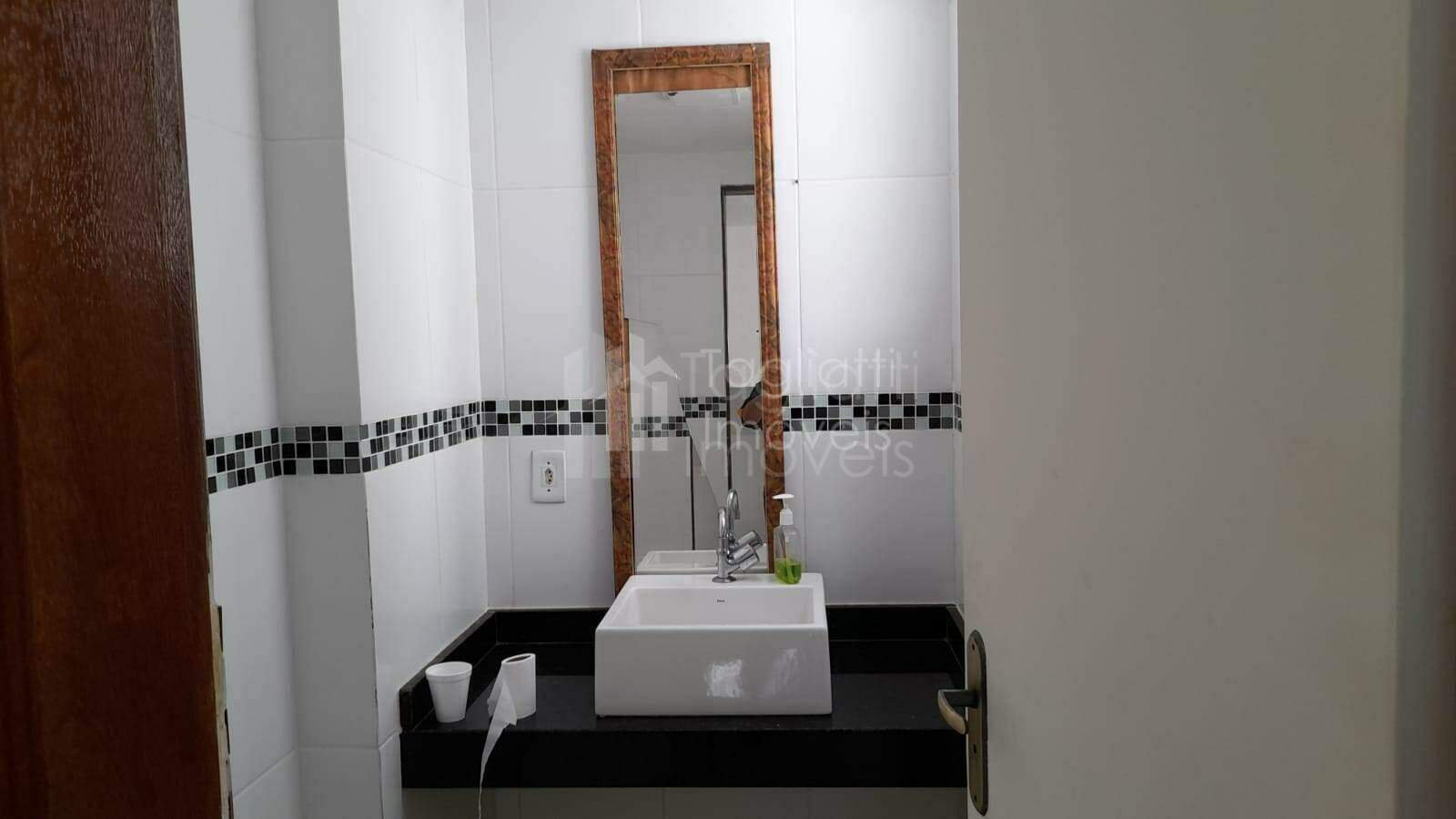 Casa à venda com 2 quartos, 90m² - Foto 13