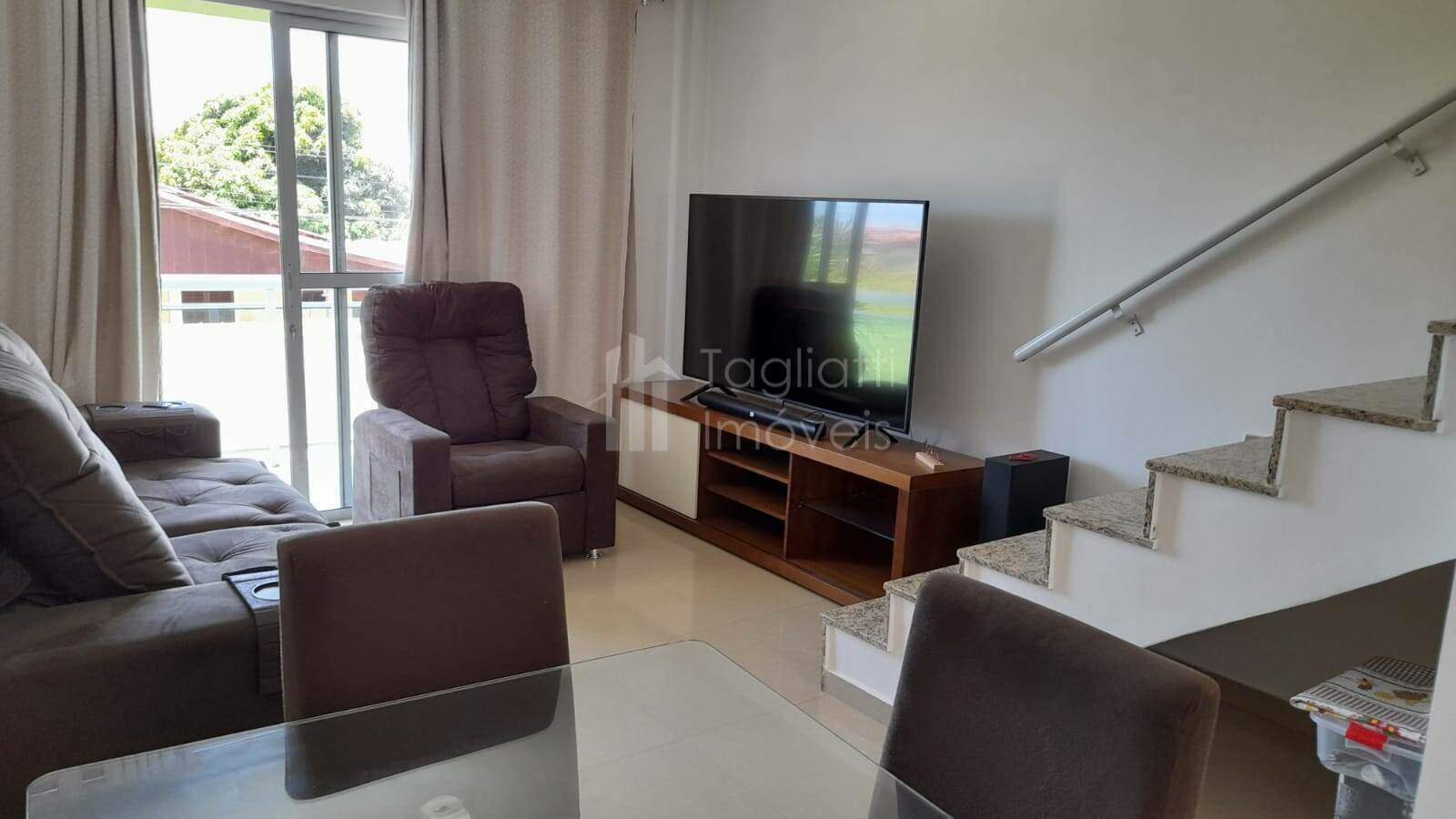 Casa à venda com 2 quartos, 90m² - Foto 2