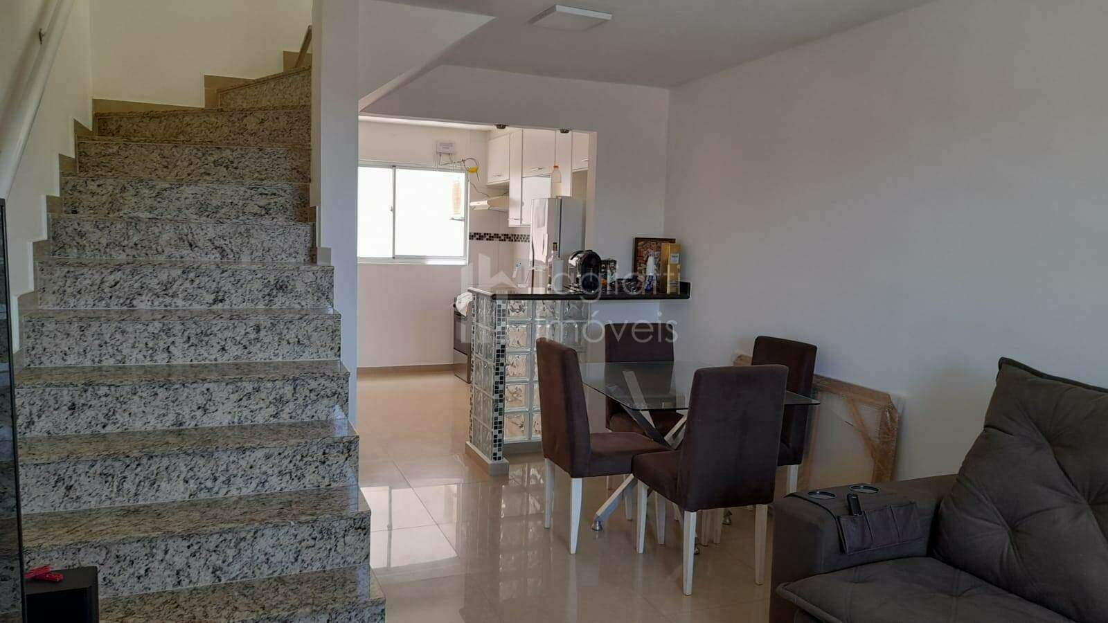 Casa à venda com 2 quartos, 90m² - Foto 5